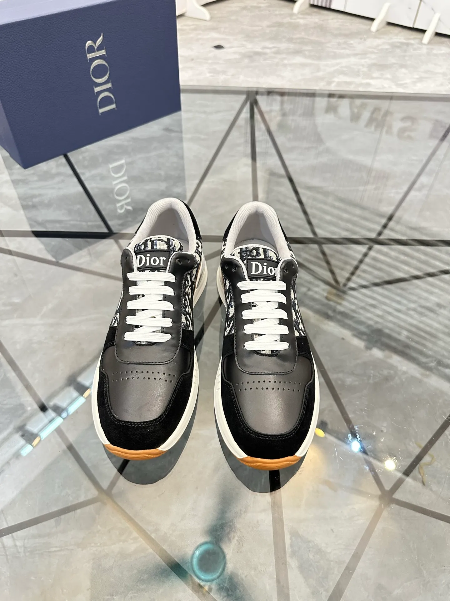 Men's shoes for sale 💰: 💰P420¥ Product trademark: Dior* "Dior*" low-top casual shoes Regular size: 38-44 (can be customized to 45) Product materials: imported cowhide leather upper spliced ​​with original fabric, breathable lining, original outsole. No.:6735